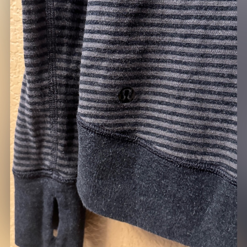 lululemon athletica Reversible Pullover Grey S - Picture 8 of 8